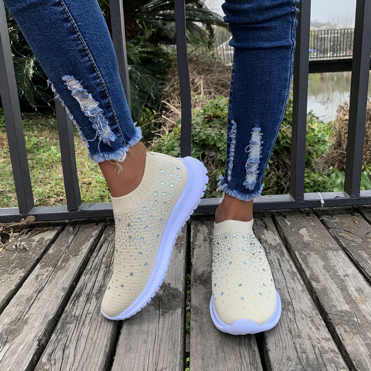 Women's Colorblock Mesh Breathable Sneakers Lightweight Lace-Up Low Top Platform Shoes Comfortable Fabric Inner Sequin Embellishment
