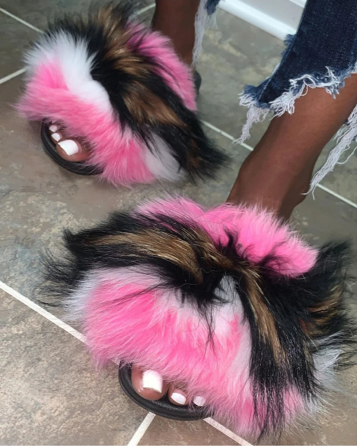 Hot Sale Summer Women Fox Fur Slippers Furry Slippers Designer Fur Slides Girls Black Fur Slides Gorgeous Big Fur Slides Sandal