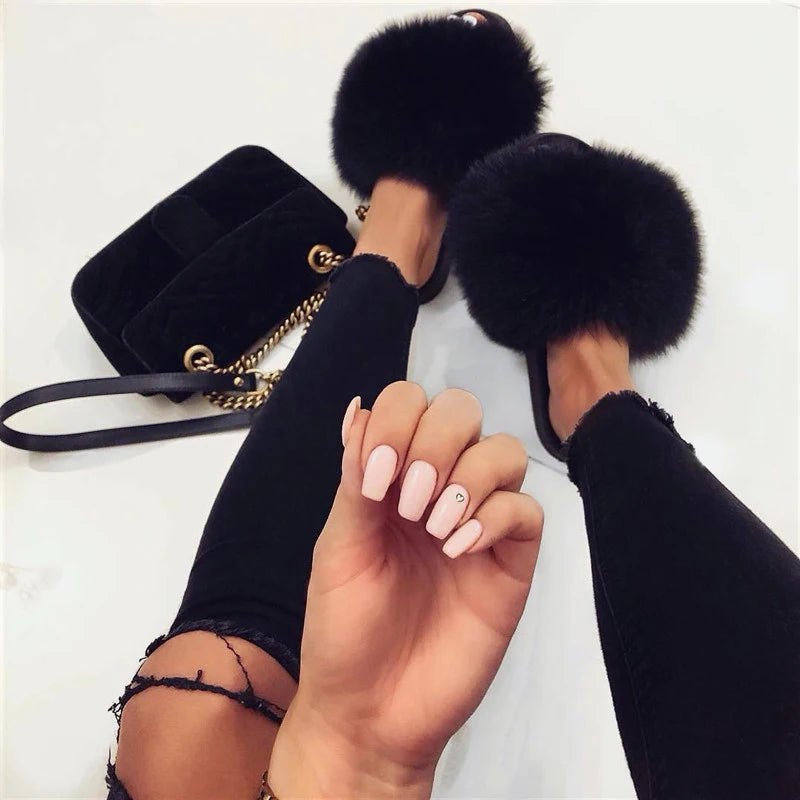 Hot Sale Summer Women Fox Fur Slippers Furry Slippers Designer Fur Slides Girls Black Fur Slides Gorgeous Big Fur Slides Sandal