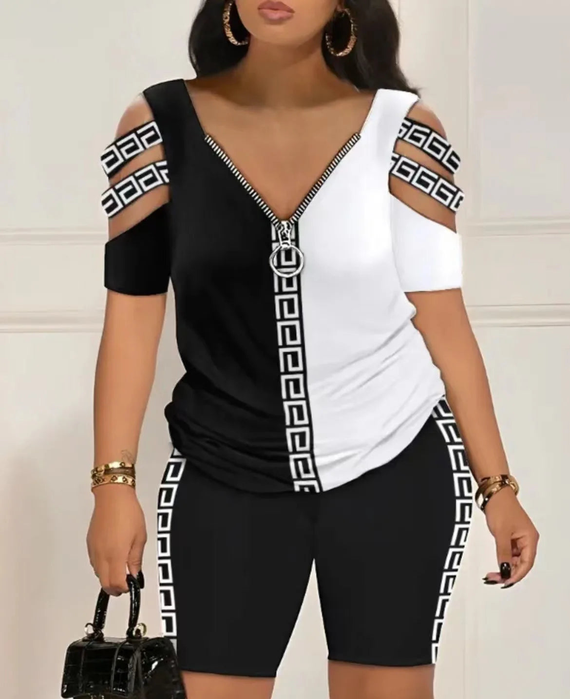Women's Summer Casual Loose Print T-Shirt And Shorts 2 Piece Set V-Neck Hollow out Design Fashion Outfit Junior Size