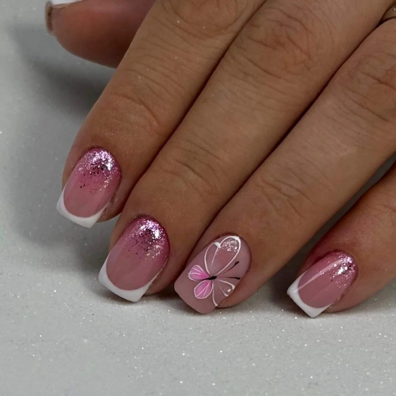 24Pcs Pink French Style Press on Nails with White Flower Print Short Square Head False Nails Simple Wearable Artificial Nails Art