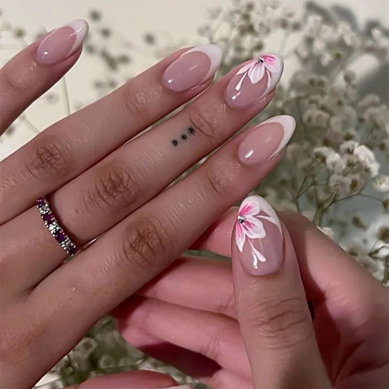 24Pcs Pink French Style Press on Nails with White Flower Print Short Square Head False Nails Simple Wearable Artificial Nails Art