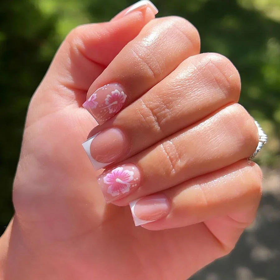 24Pcs Pink French Style Press on Nails with White Flower Print Short Square Head False Nails Simple Wearable Artificial Nails Art