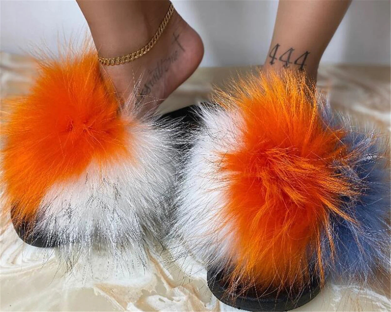 Hot Sale Summer Women Fox Fur Slippers Furry Slippers Designer Fur Slides Girls Black Fur Slides Gorgeous Big Fur Slides Sandal
