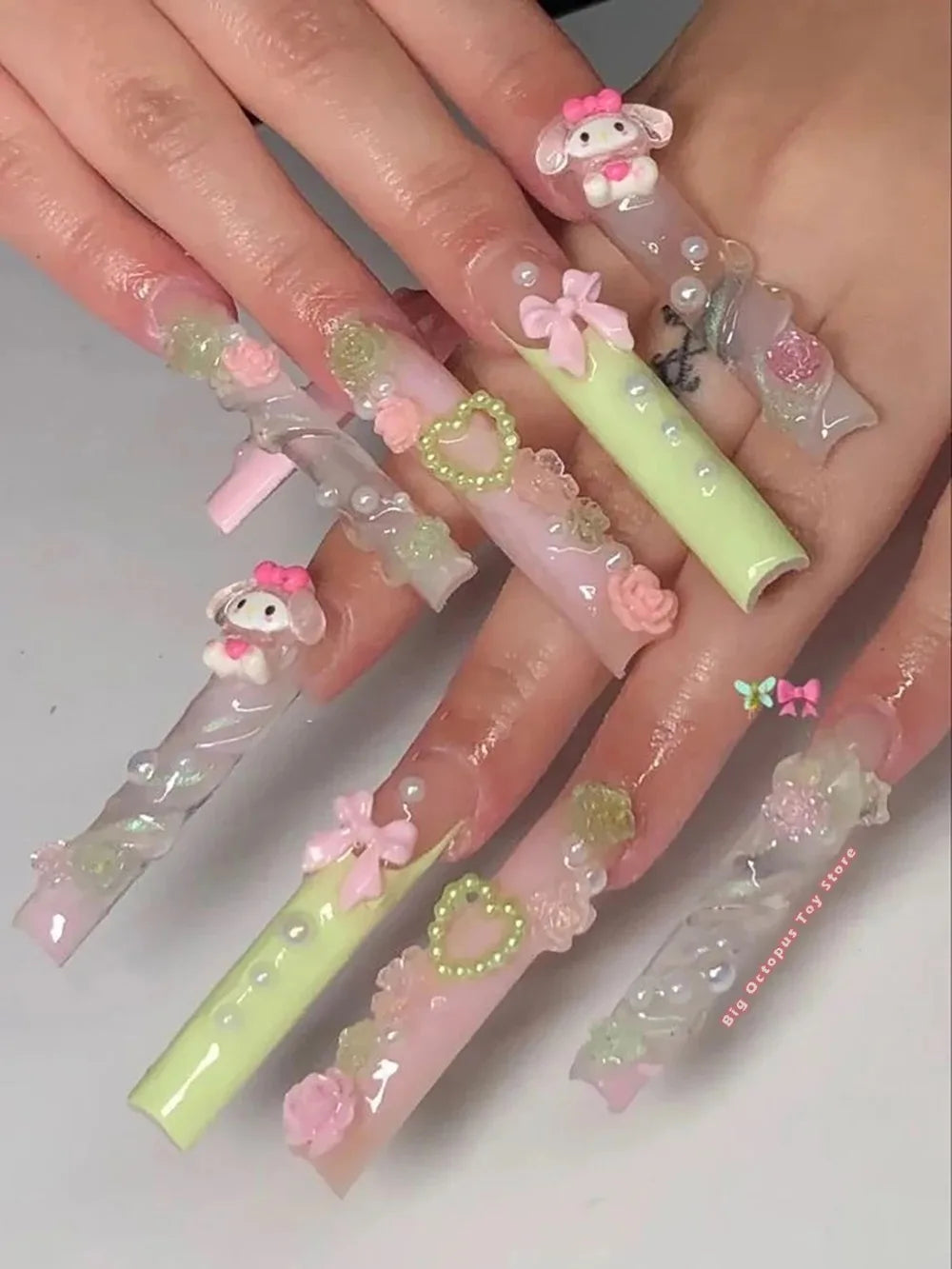 Xxl Euro-Americaen Long Square Cartoon Fake Nails Hello Kitty Mymelody Kuromi Luxury Diamond Handmade Nail Tips Party Sticker