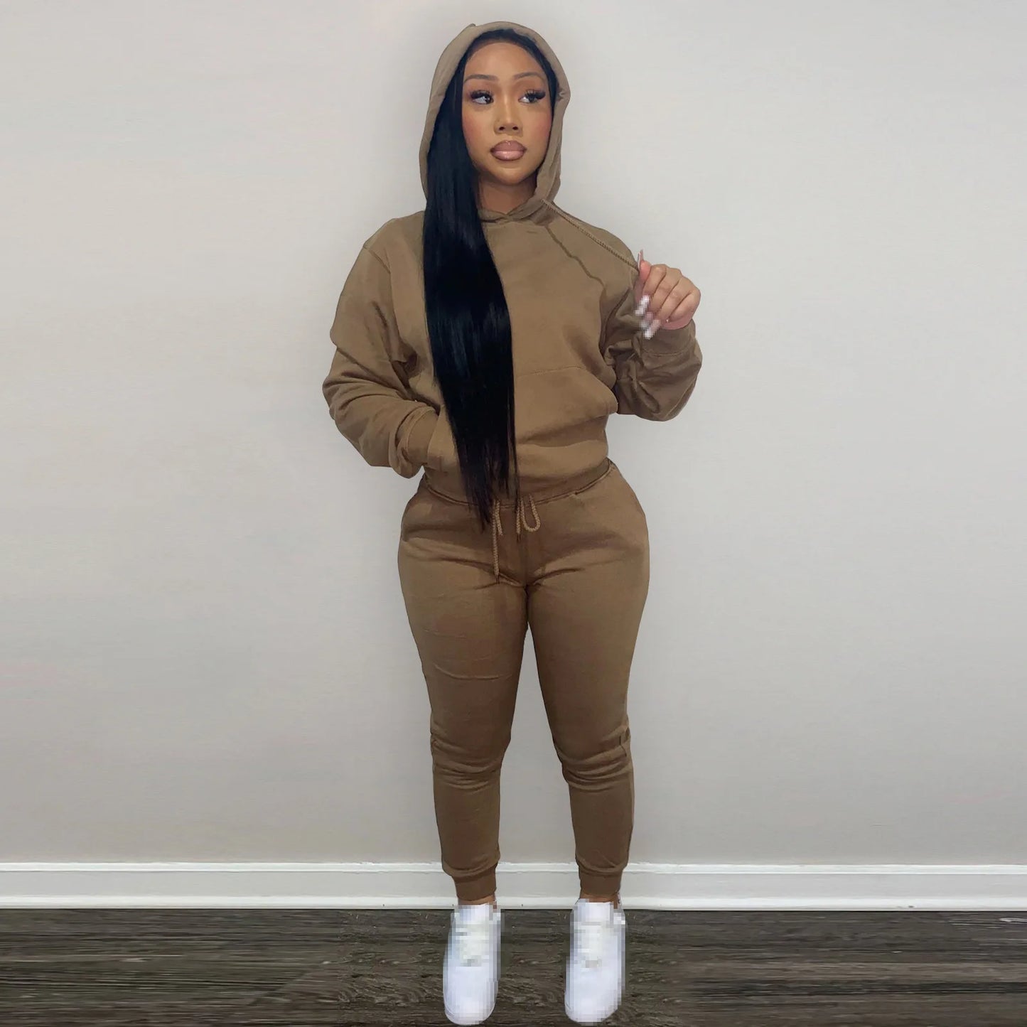 Women's 2-Piece Fall Outfit Set: Stylish Tracksuits and Sweatpants for Wholesale