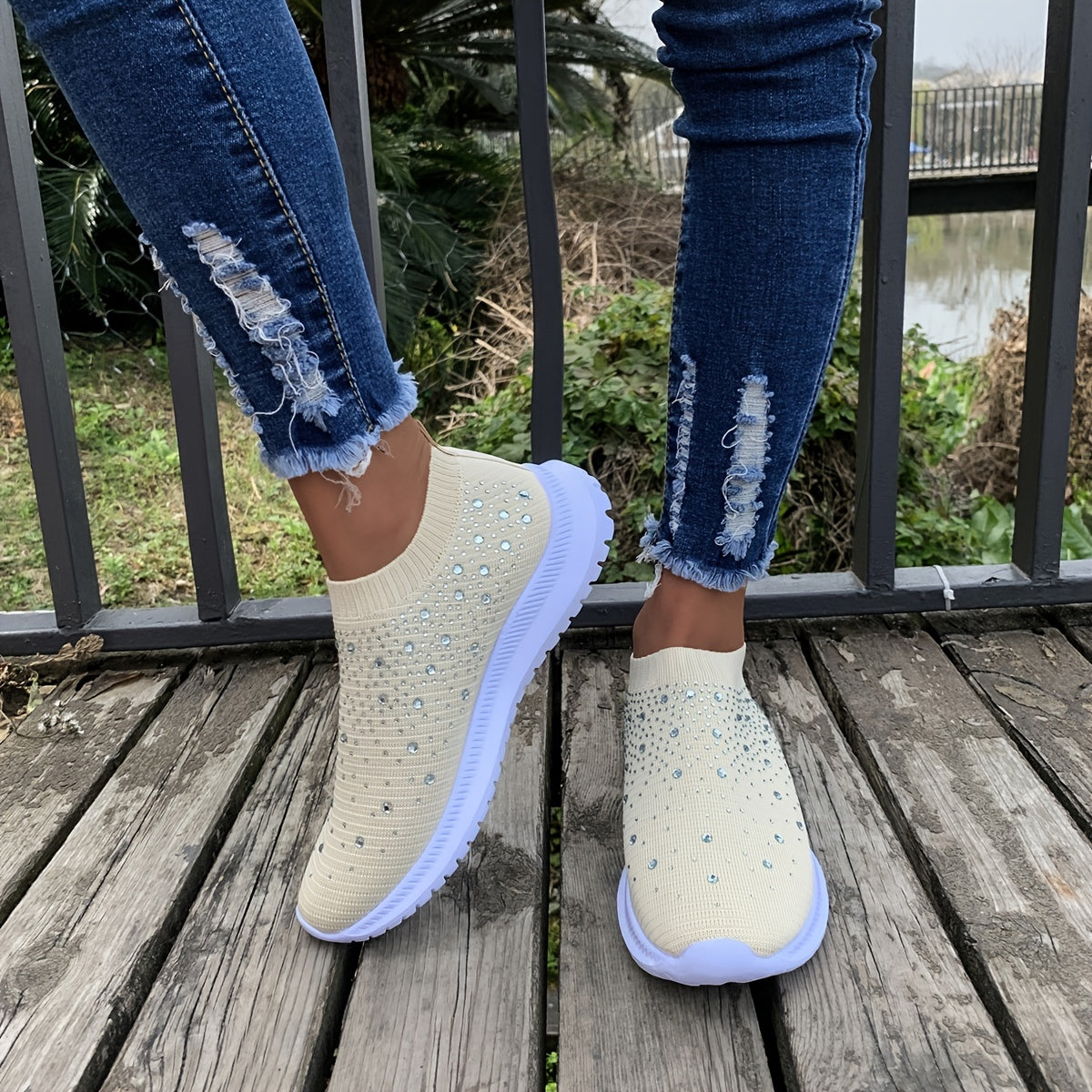 Women's Colorblock Mesh Breathable Sneakers Lightweight Lace-Up Low Top Platform Shoes Comfortable Fabric Inner Sequin Embellishment