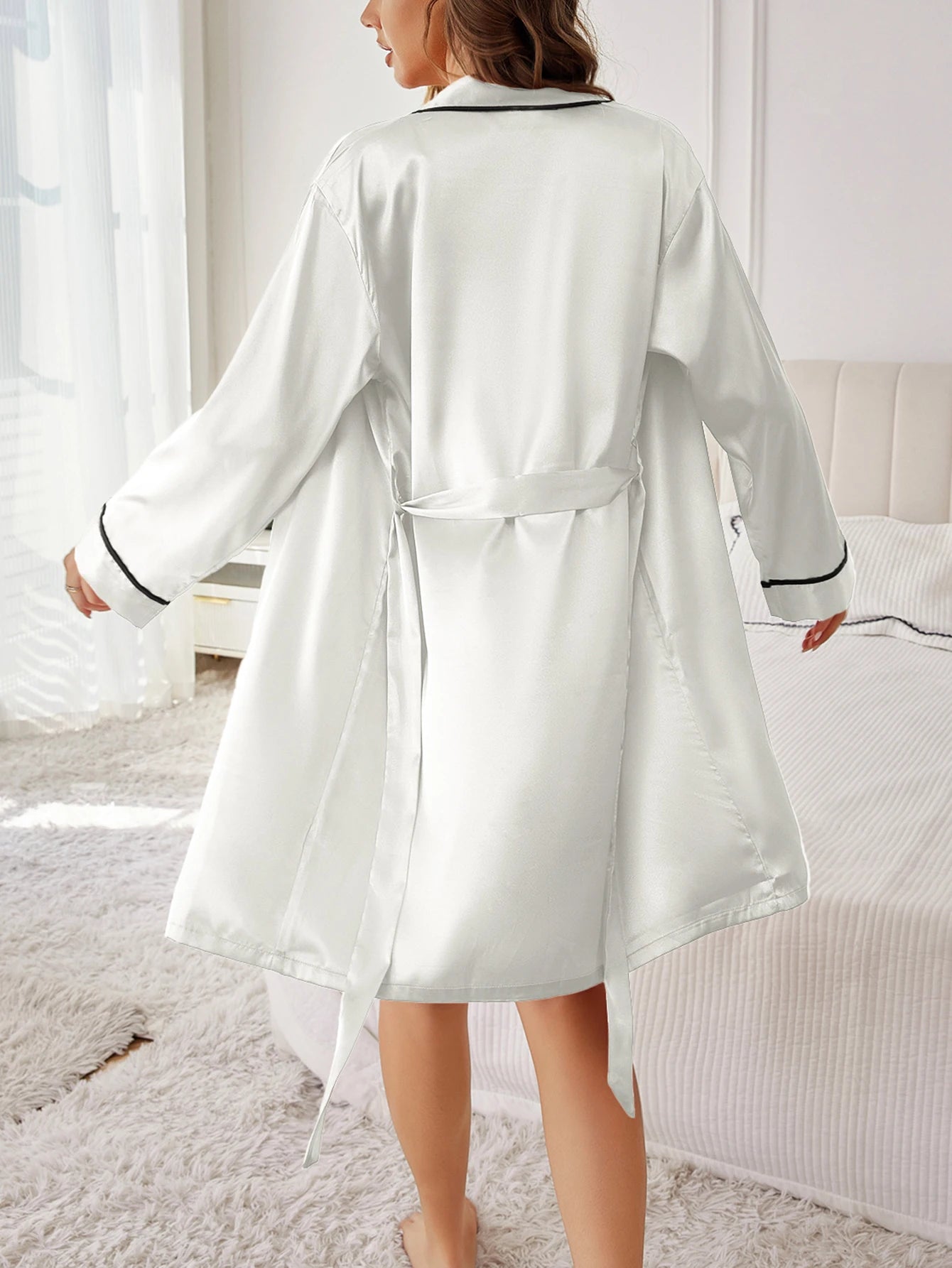 Elegant 3-Piece Women's Silk Pajamas Set Autumn Winter Camisole Shorts Nightgown Comfortable V-Neck Sleepwear for Home Use