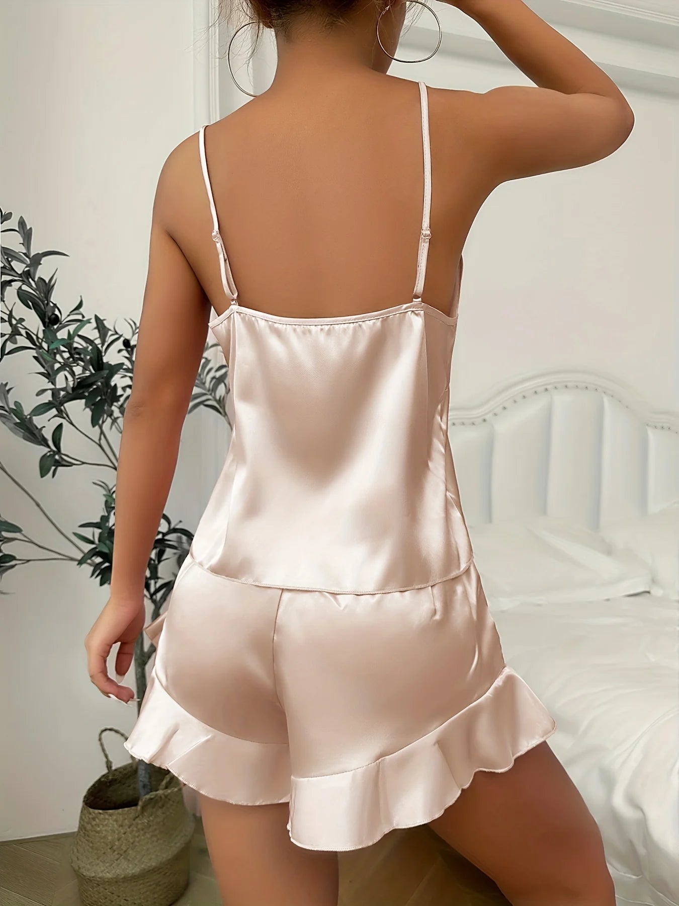 Elegant 3-Piece Women's Silk Pajamas Set Autumn Winter Camisole Shorts Nightgown Comfortable V-Neck Sleepwear for Home Use