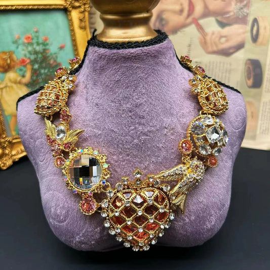 Retro palace animal birds love crown light luxury antique necklace